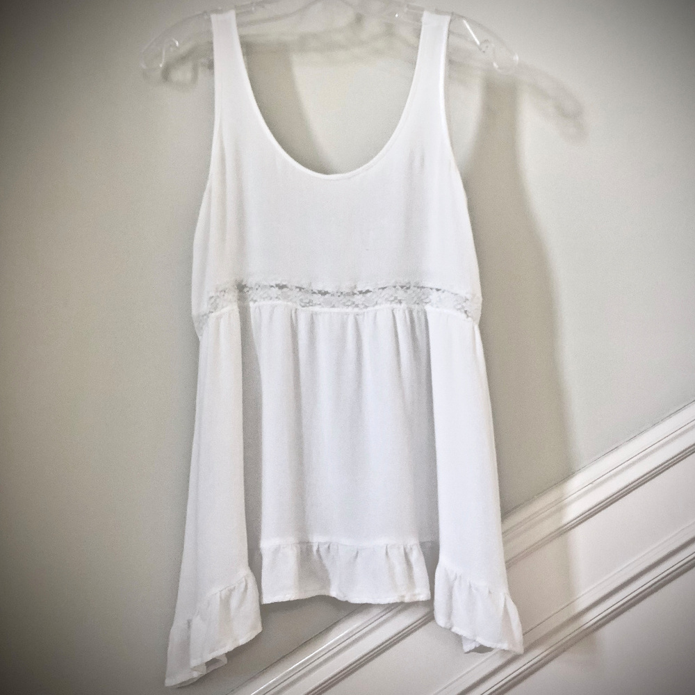 🛍️2/$20🛍️ Soprano White Lace Inset Boho Crinkle Swing Tank